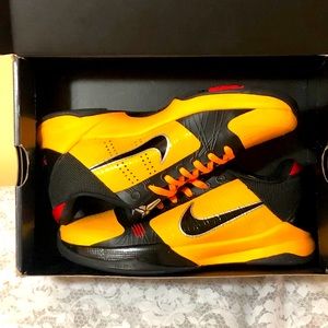 Kobe V Protro Bruce Lee!